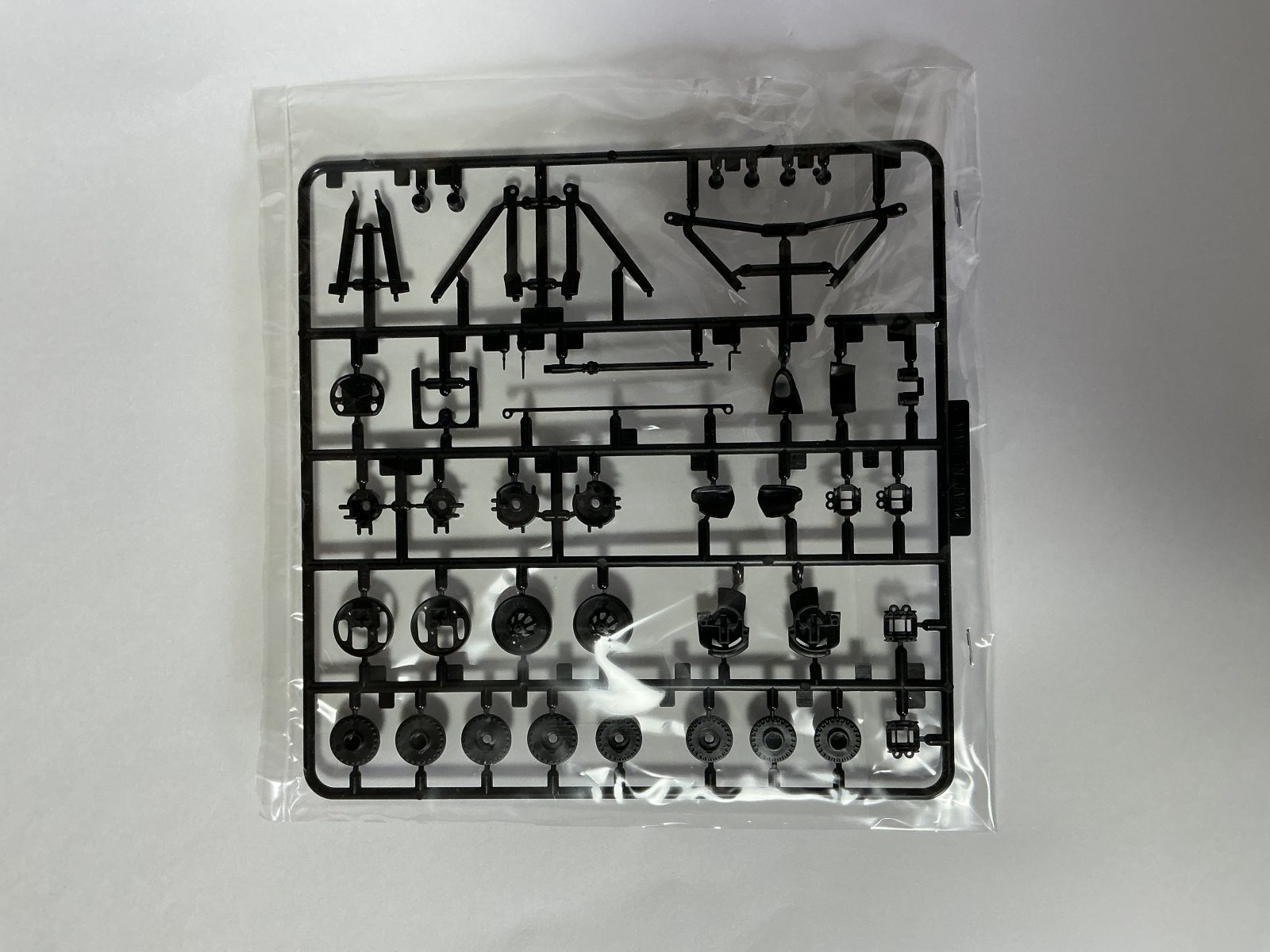 FUJIMI Ferrari 248F1 Brazil GP 2008 1/20 model kit — contents photo 3