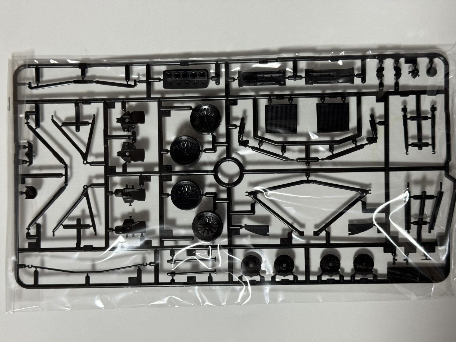 TAMIYA Ferrari F310B 1/20 model kit — contents photo 3