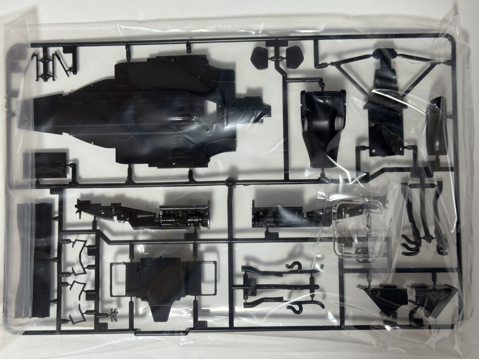 TAMIYA Ferrari F310B 1/20 model kit — contents photo 4