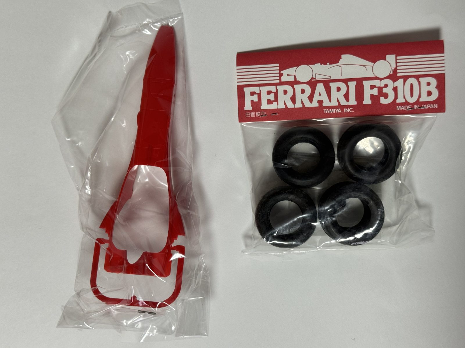 TAMIYA Ferrari F310B 1/20 model kit — contents photo 5