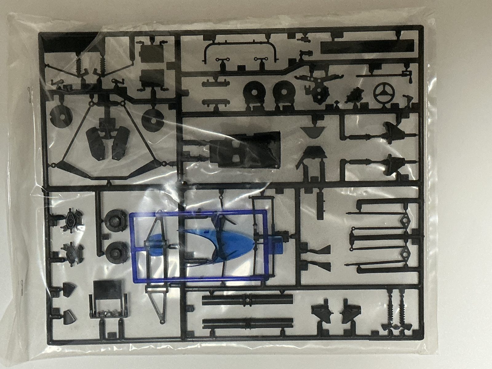 TAMIYA BRABHAM BT46 ALFAROMEO [CLEAR COWL Edition] 1/20 model kit — contents photo 1