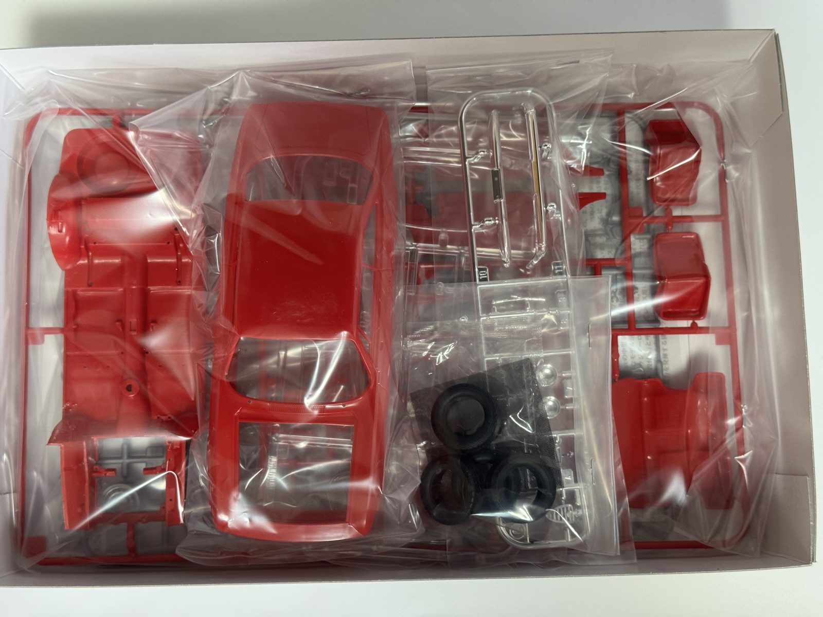 TAMIYA Alfa Romeo Giulia Sprint GTA 1/24 model kit — contents photo 1