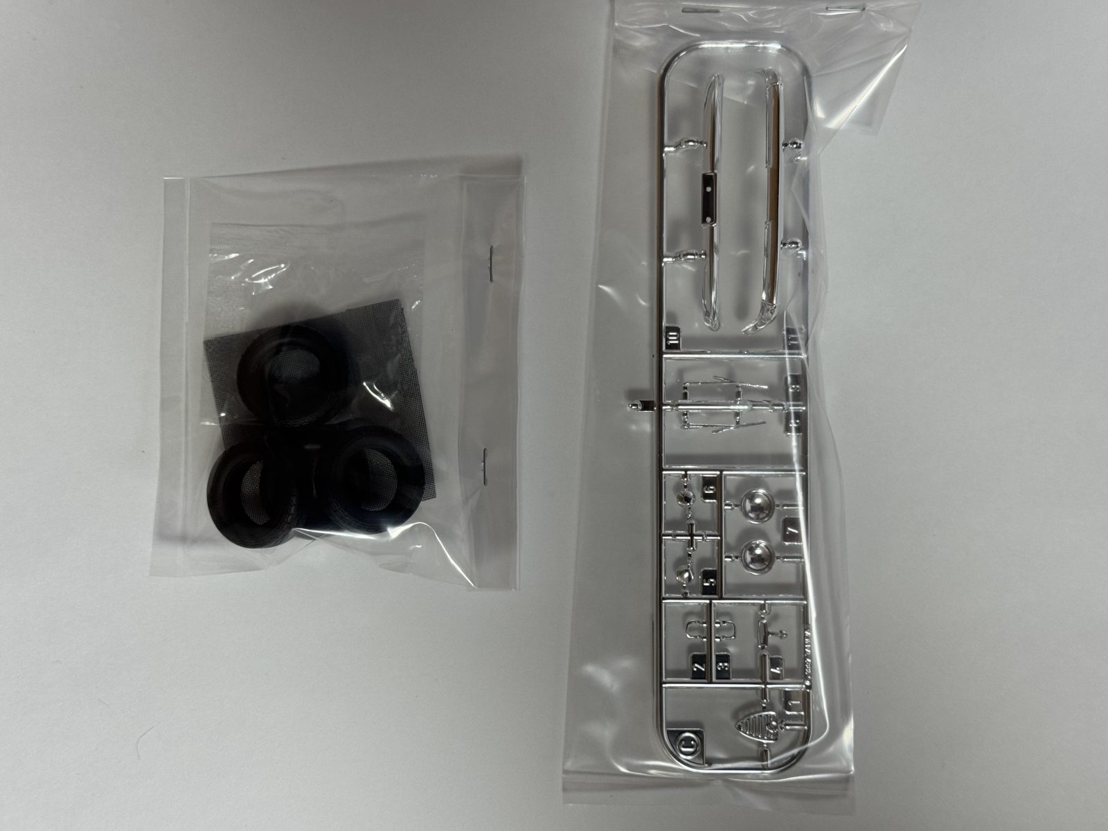 TAMIYA Alfa Romeo Giulia Sprint GTA 1/24 model kit — contents photo 3