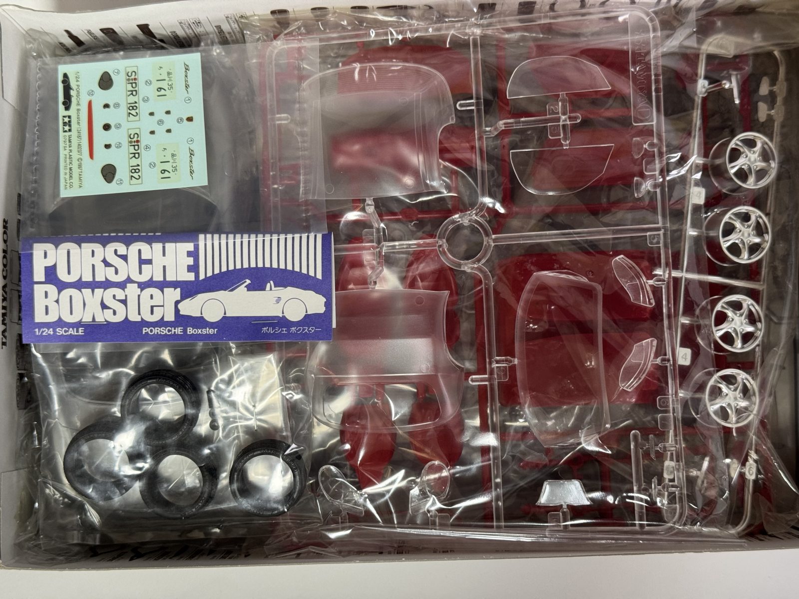 TAMIYA Porsche Boxster (986) 1/24 model kit — contents photo 1