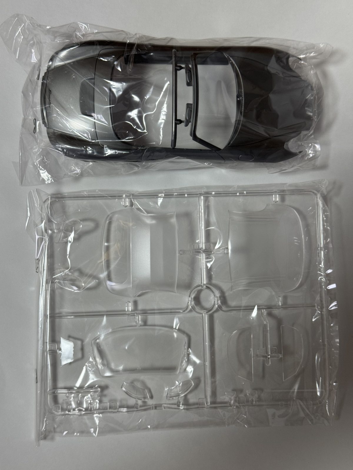 TAMIYA Porsche Boxster (986) 1/24 model kit — contents photo 2