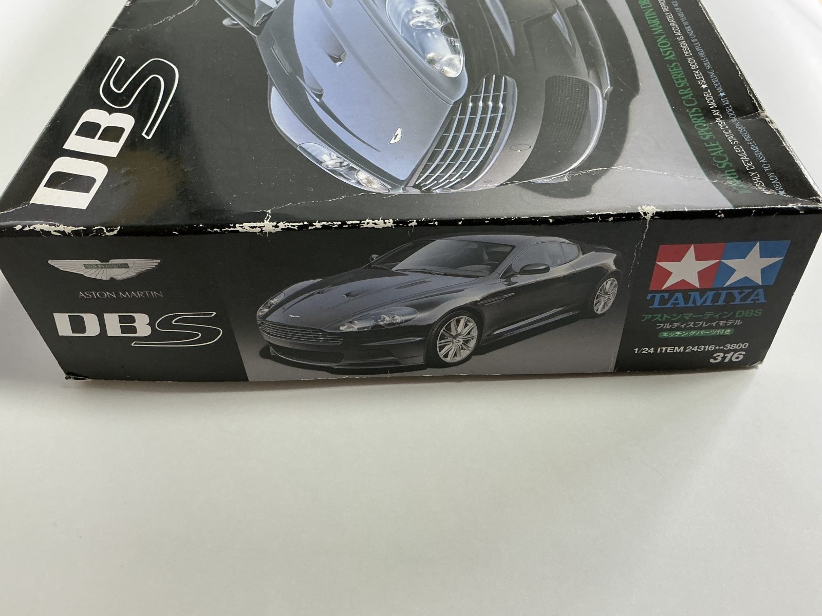 TAMIYA ASTON MARTIN DBS 1/24 model kit — box photo 3