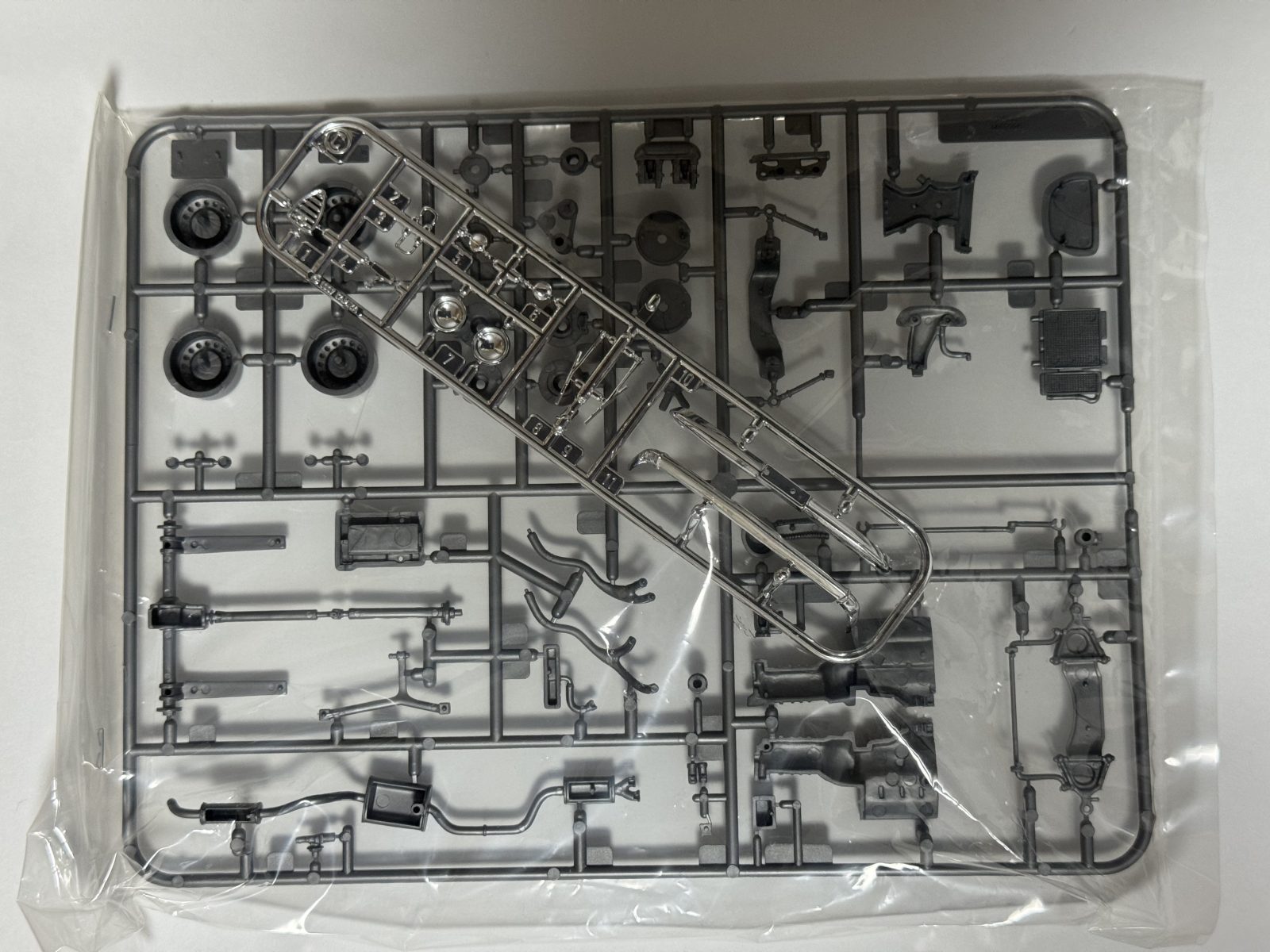 TAMIYA Alfa Romeo Giulia Sprint GTA [Original release Edition] 1/24 model kit — contents photo 2