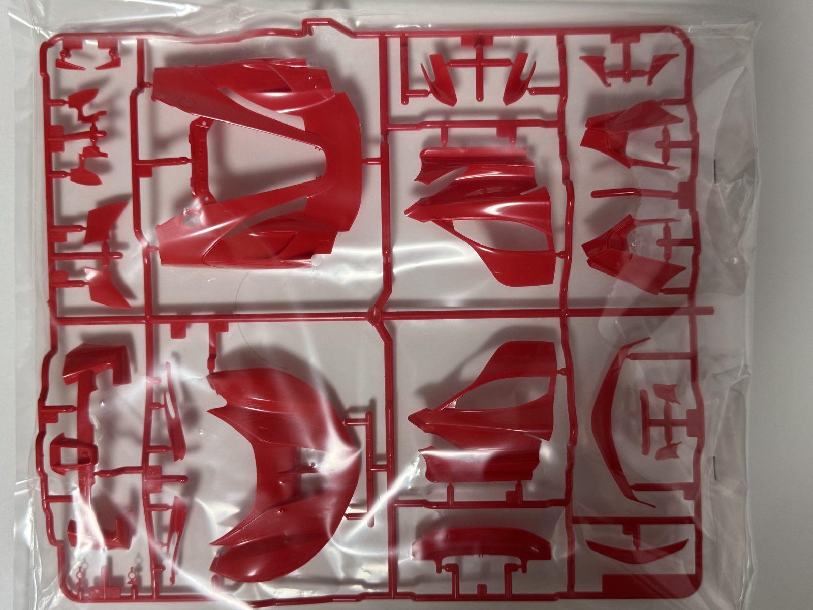 TAMIYA Ferrari FXX K 1/24 model kit — contents photo 1