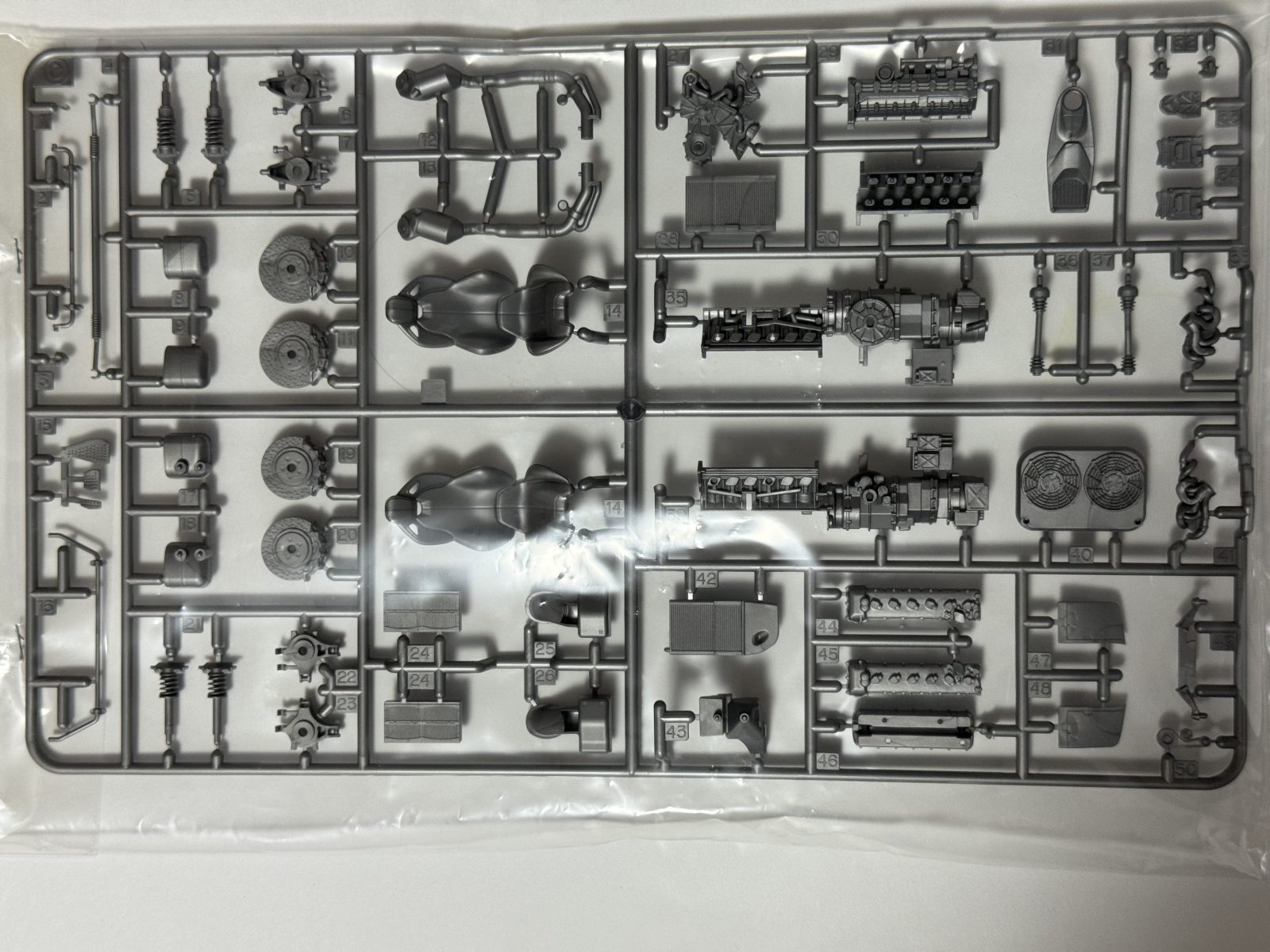 TAMIYA Ferrari FXX K 1/24 model kit — contents photo 2