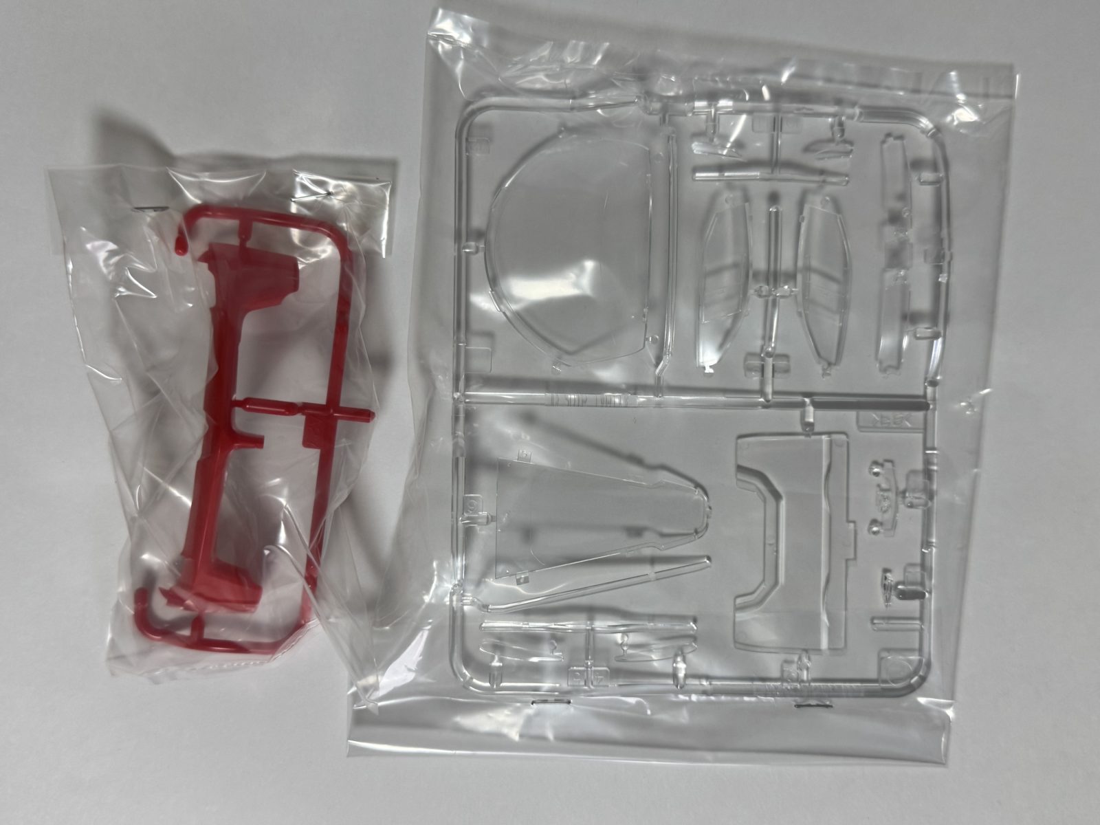 TAMIYA Ferrari FXX K 1/24 model kit — contents photo 5