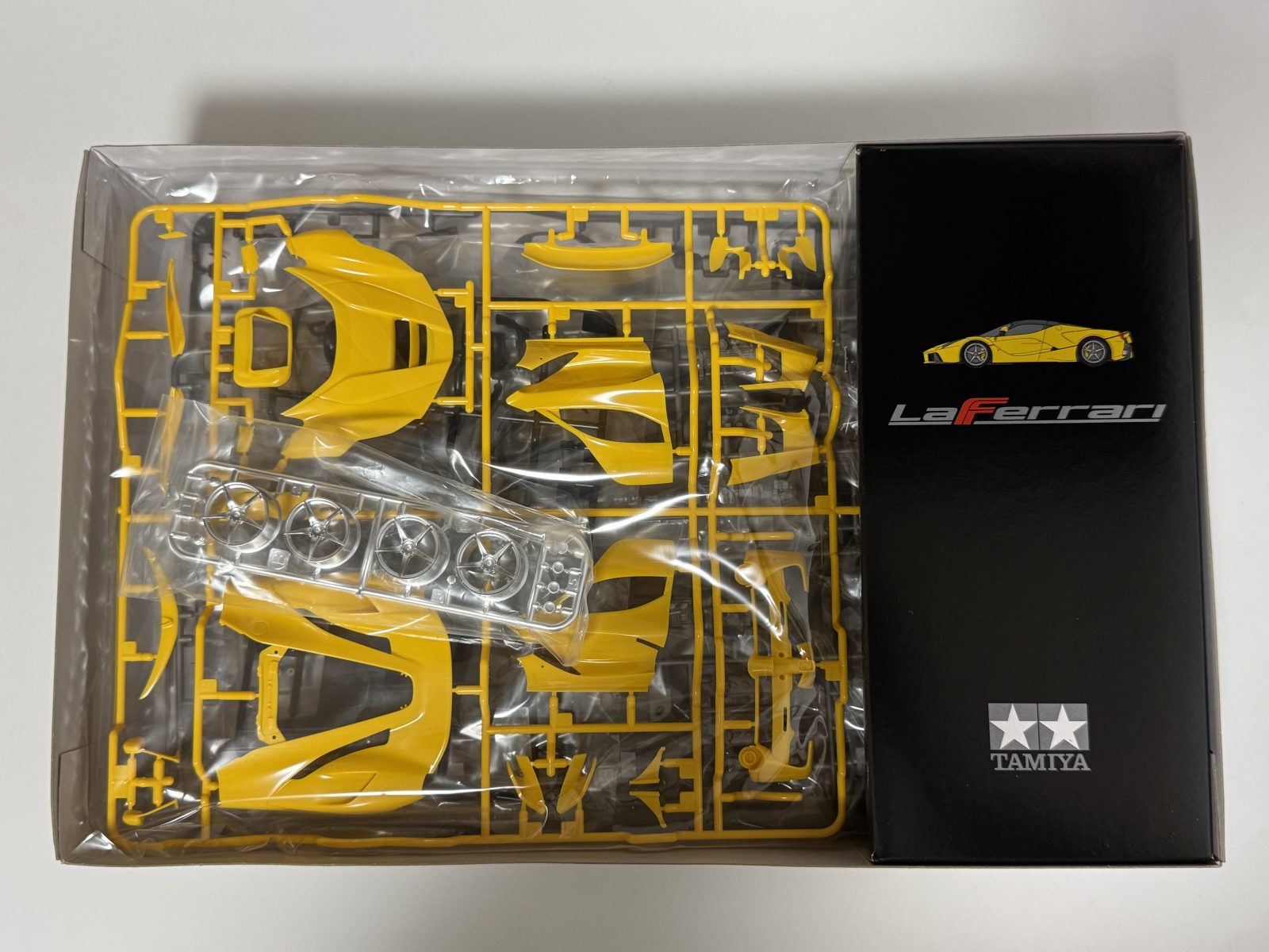 TAMIYA Ferrari La ferrari [Yellow version] 1/24 model kit — contents photo 1