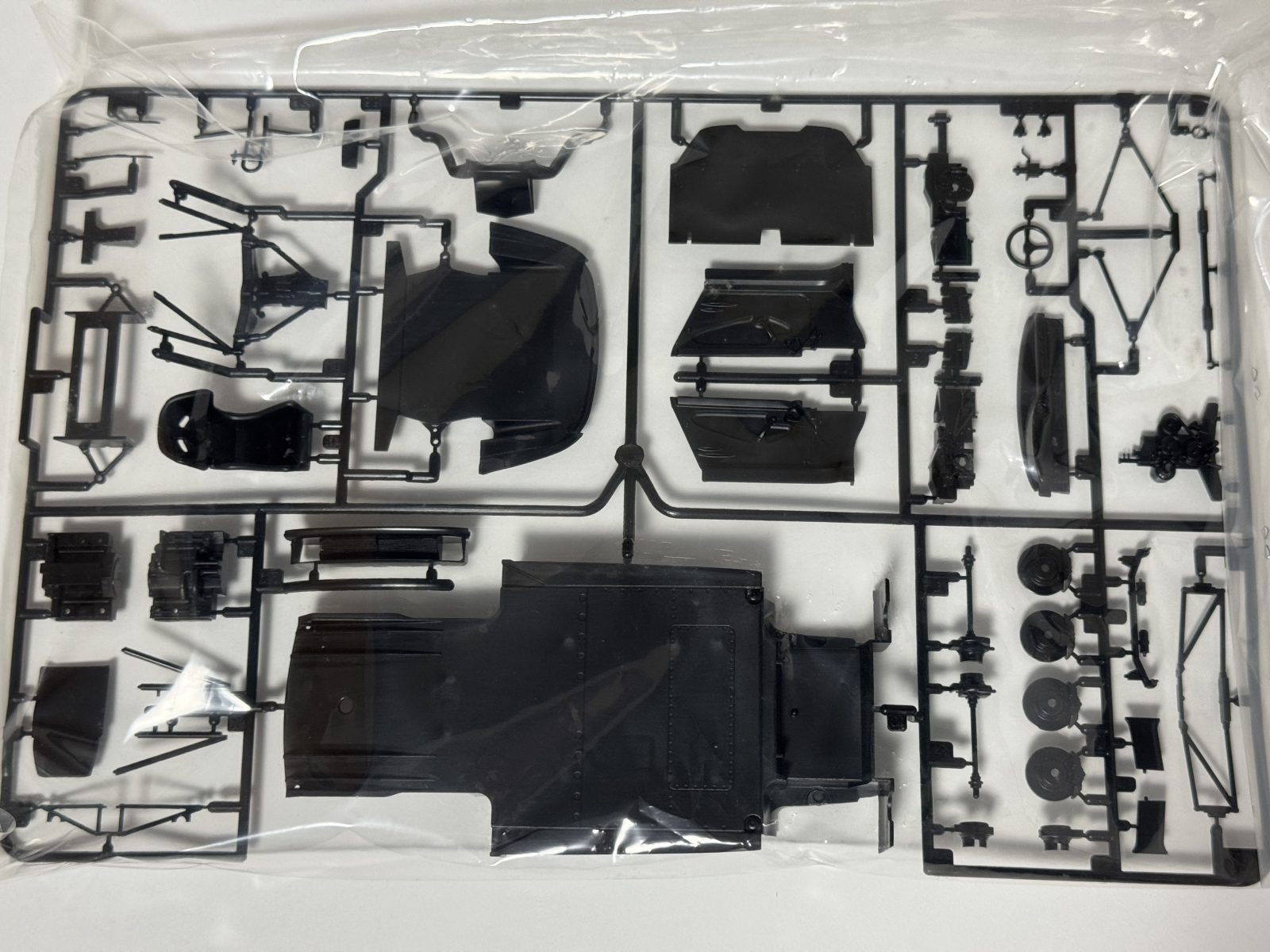 TAMIYA Porsche 911 GT1  [Clear Cowl Edition] 1/24 model kit — contents photo 3